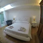 La Residenza Del Reginale Bed & Breakfast 4*